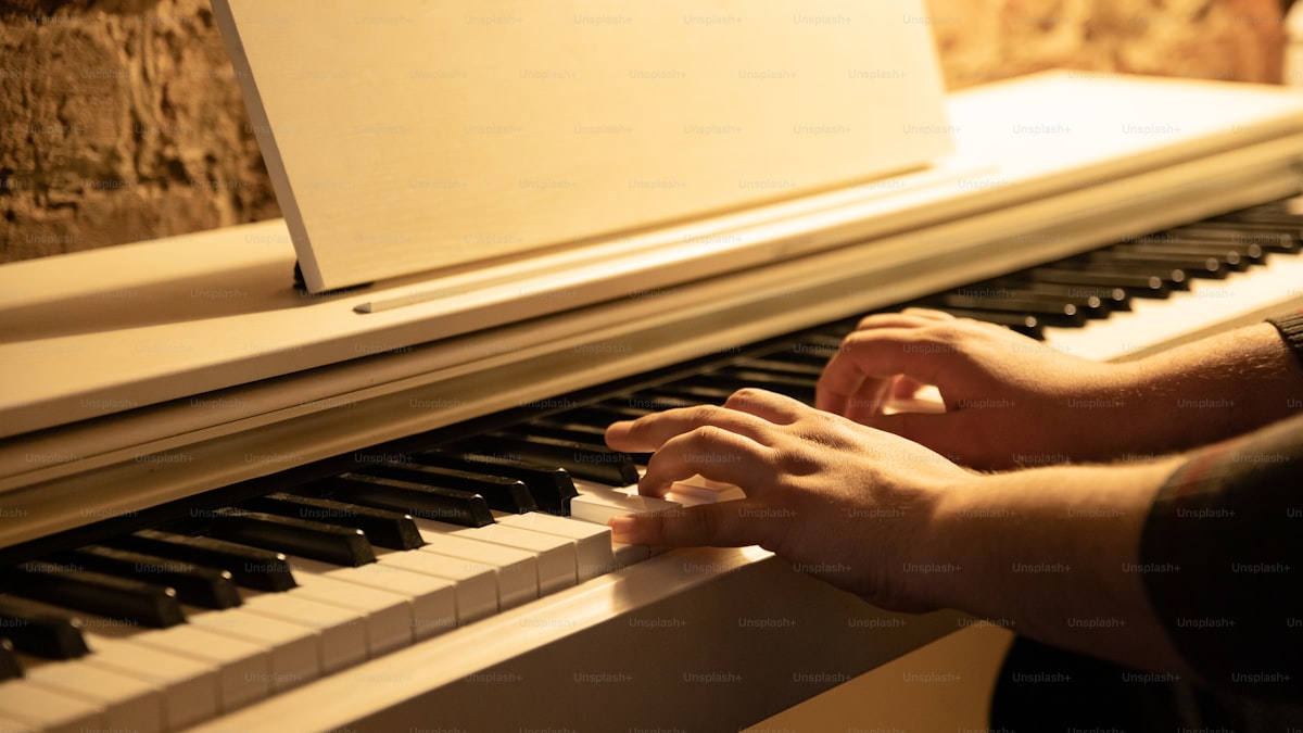 Digital Piano vs Acoustic Piano: Which Should You Rent?